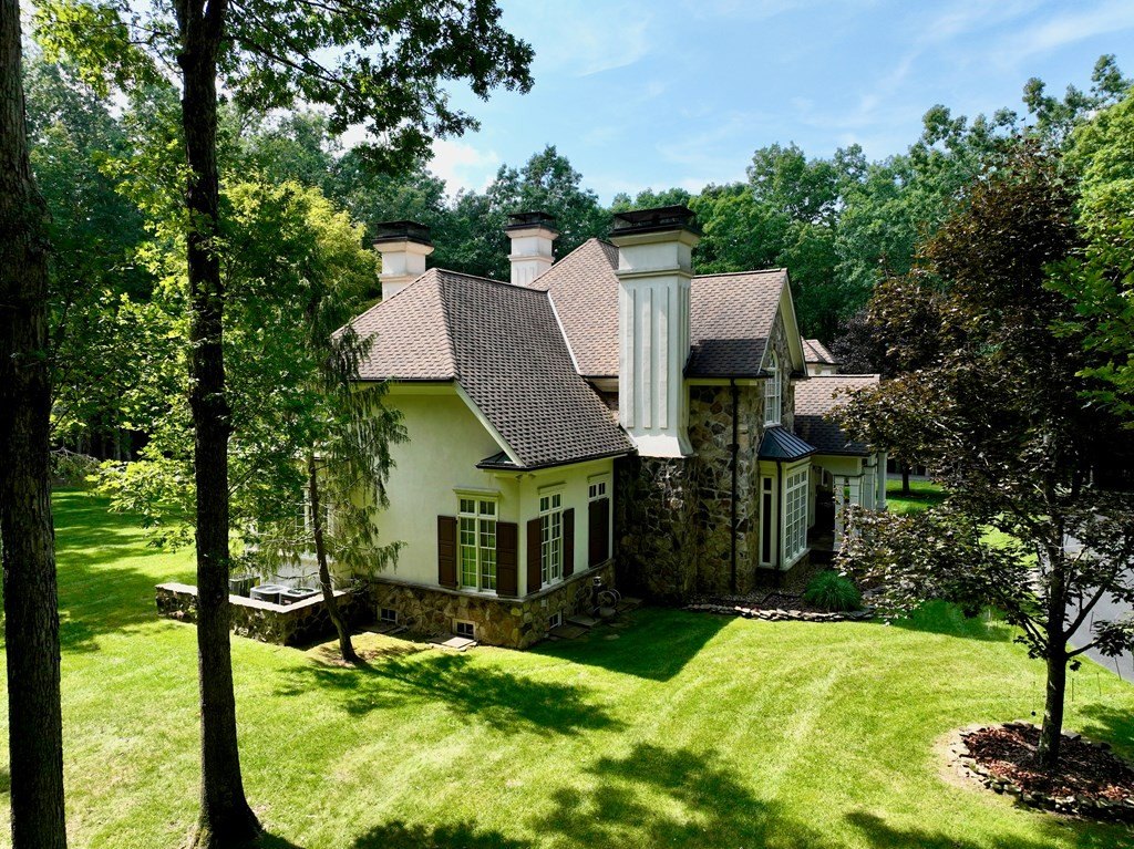Single Family 5BR 5BA - 121 MOUNTAIN LAUREL ROAD, DANIELS, WV