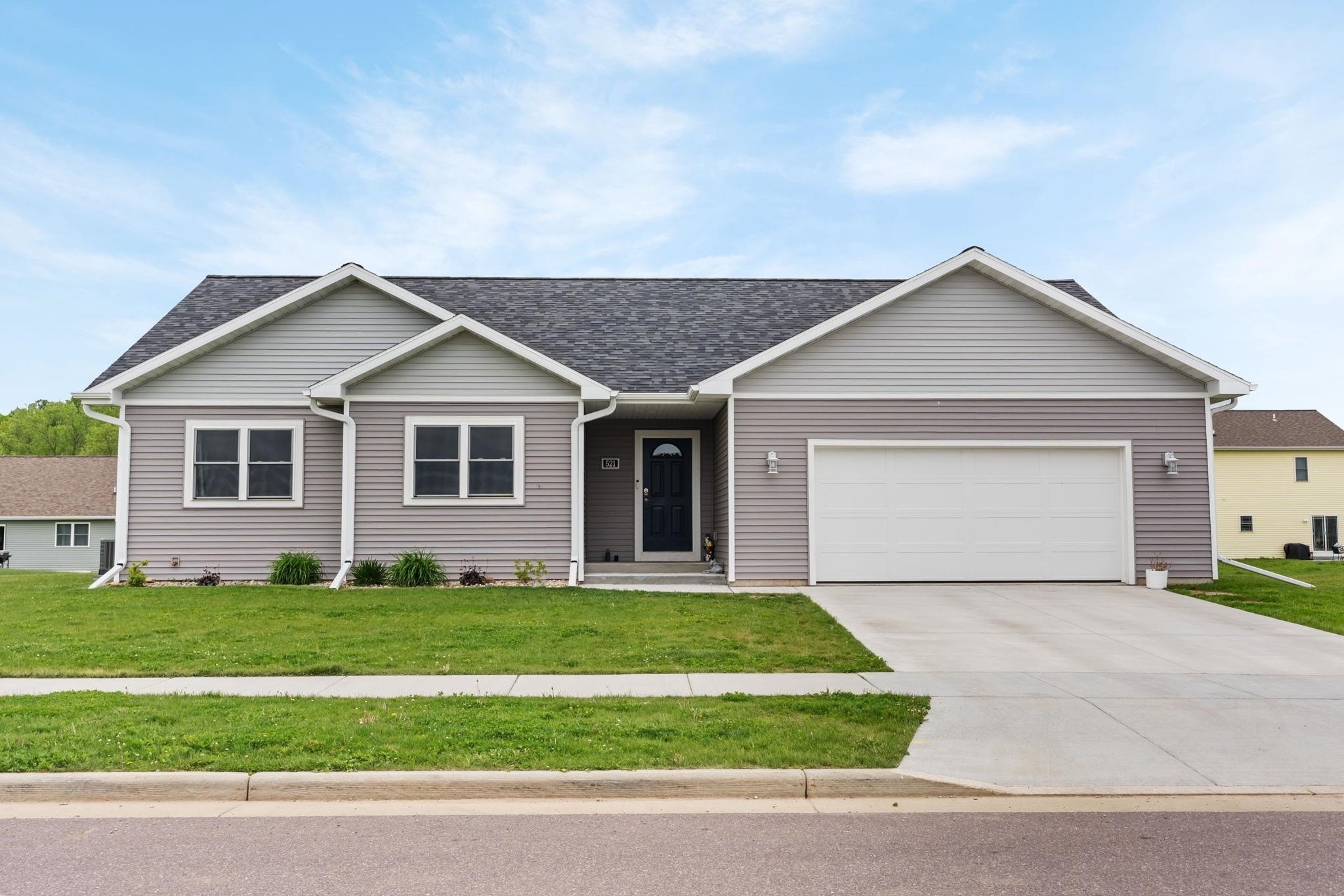 Single Family 3BR 2BA - 521 Roosevelt Street, Baraboo, WI