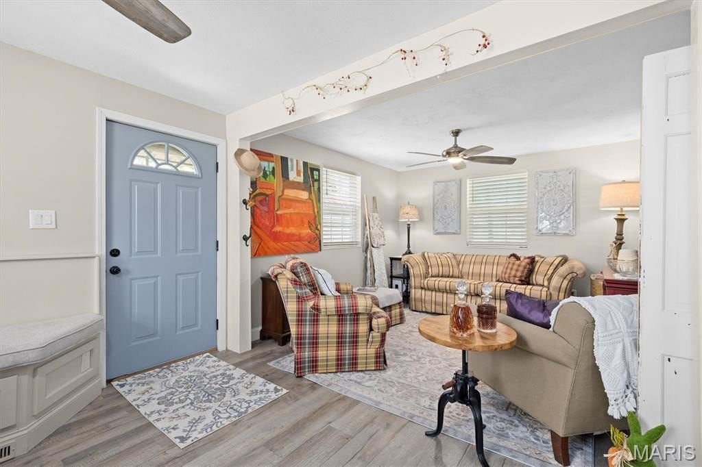 Single Family 1BR 1BA - 1004 N Okaw Street, Okawville, IL