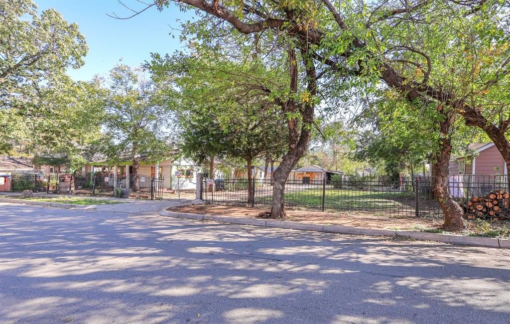 Single Family 2BR 1BA - 3809 May Street, Fort Worth, TX