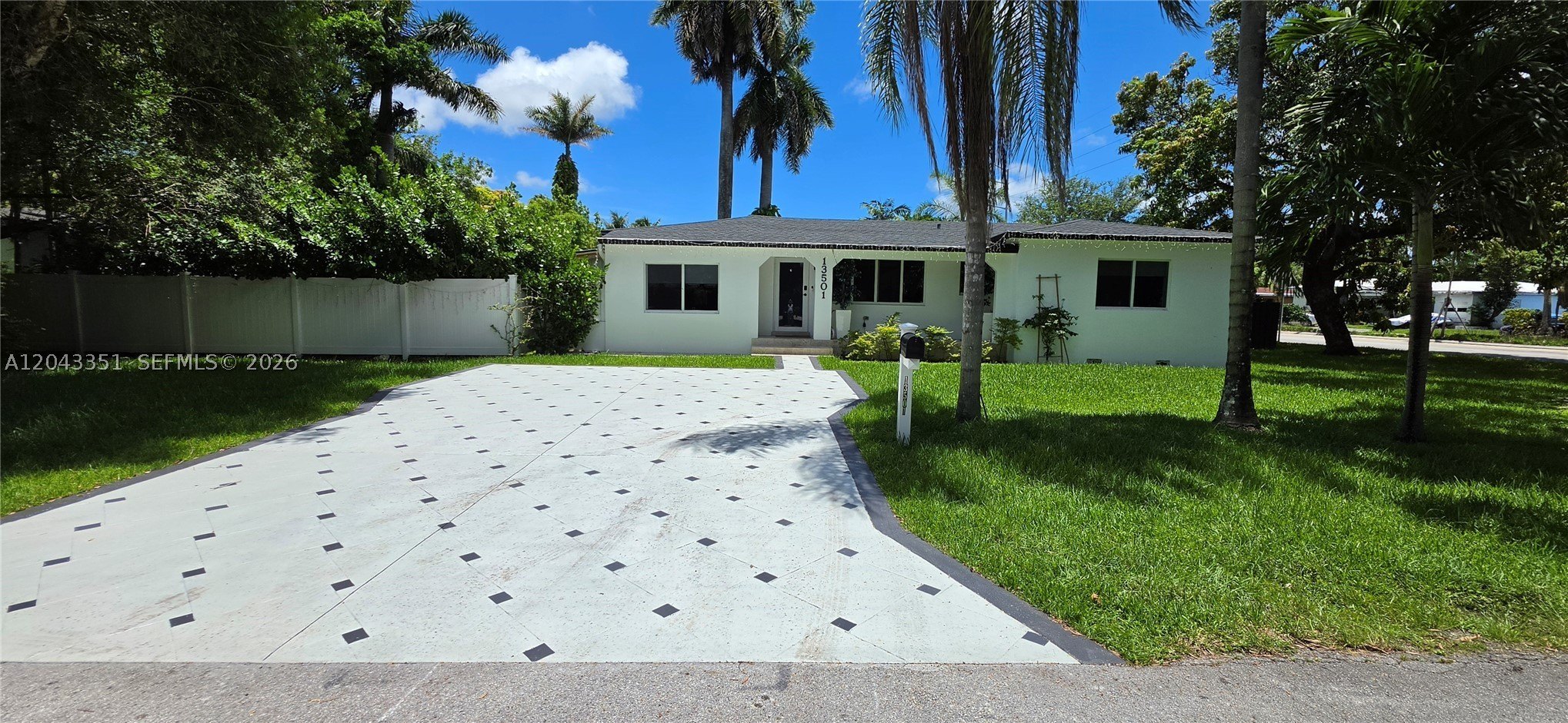 Single Family 3BR 2BA - 13501 NE Miami Ct, Miami, FL