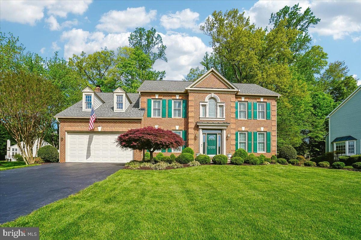 Single Family 4BR 4BA - 7826 PREAKNESS LN, FAIRFAX STATION, VA