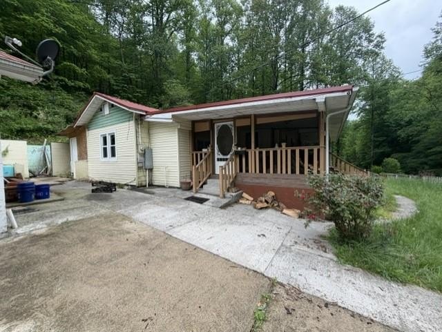 Single Family 3BR 2BA - 3635 Pinsonfork Rd, McAndrews, KY