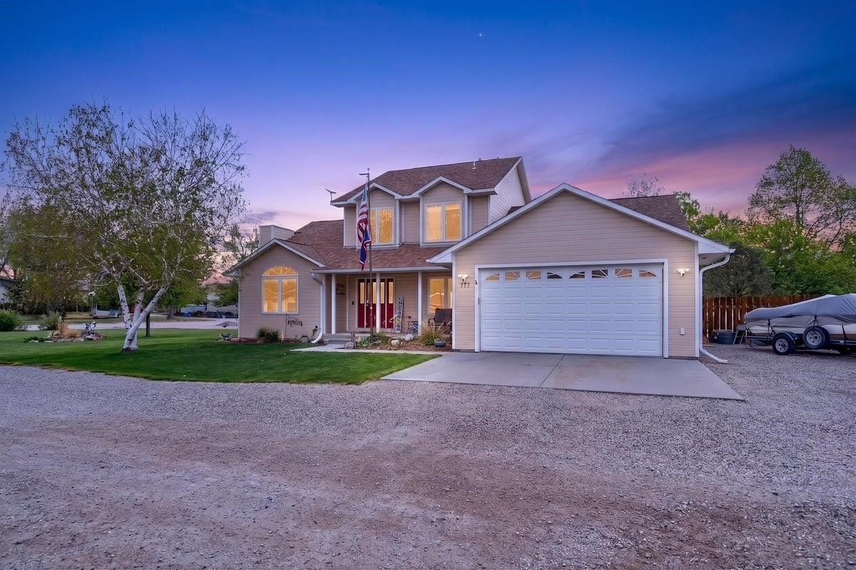 Single Family 6BR 4BA - 777 Haynes St, Guernsey, WY