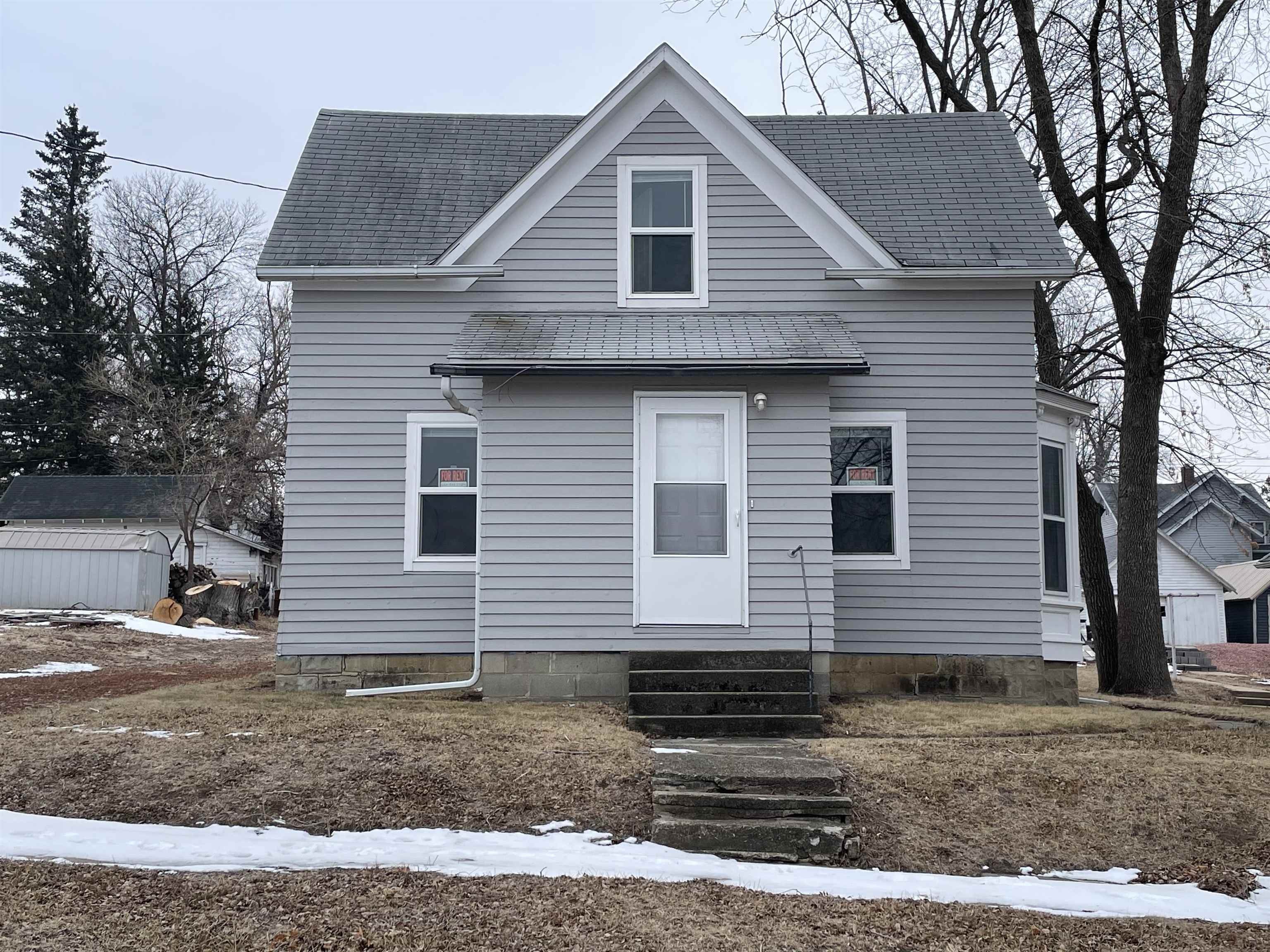 Single Family 3BR 1BA - 112 Summit St, Pierson, IA
