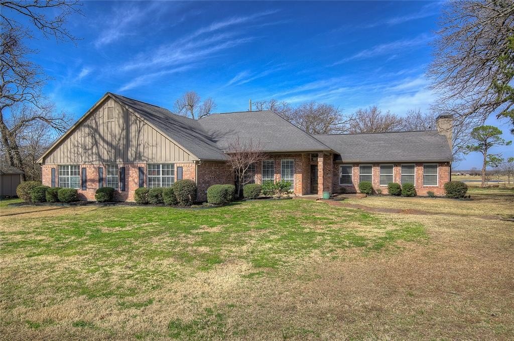 Single Family 3BR 3BA - 1079 Country Club Road, Sulphur Springs, TX