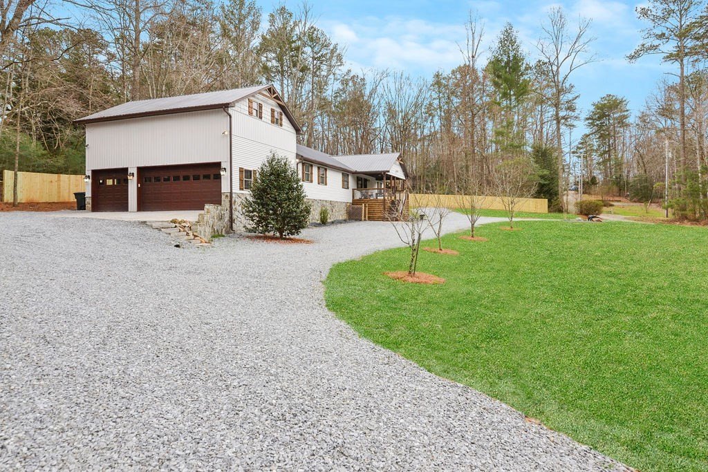 Single Family 5BR 4BA - 45 Wilderness Trail, Blue Ridge, GA