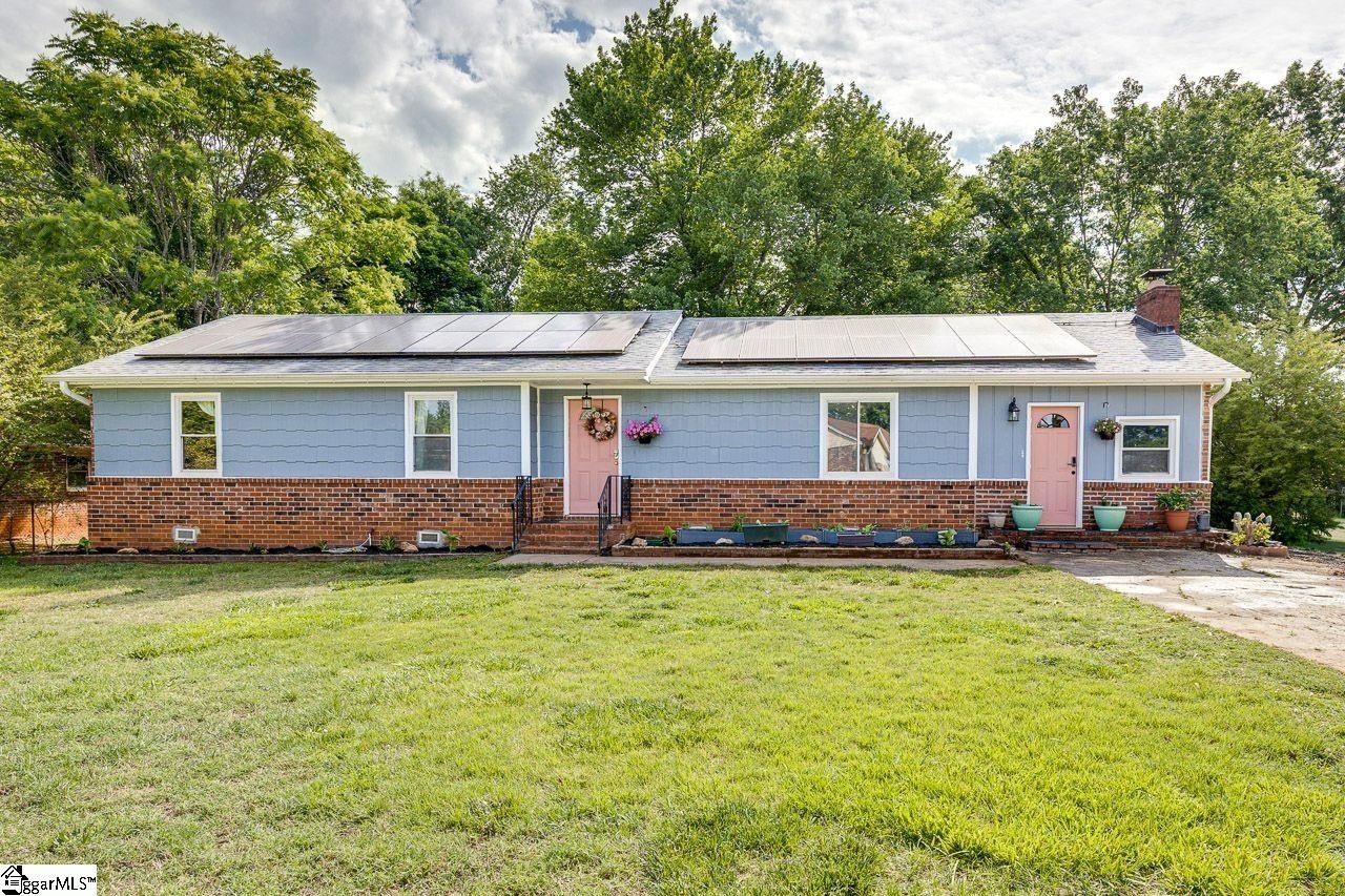 Single Family 3BR 2BA - 5 Riverwood Court, Greenville, SC