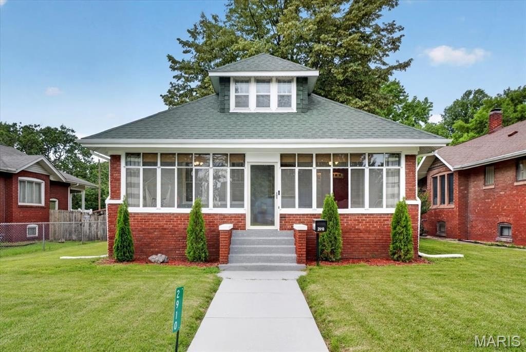 Single Family 4BR 3BA - 2910 W Main Street, Belleville, IL