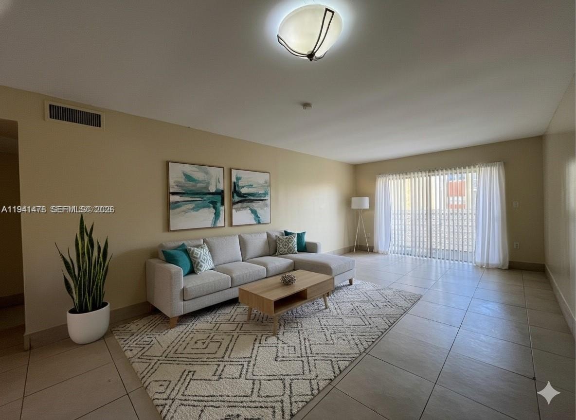 Condo 1BR 1BA - 3700 NW 21st St, Lauderdale Lakes, FL