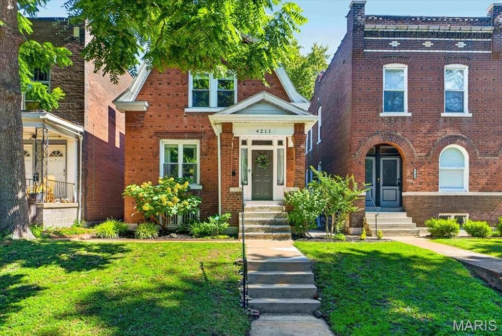 Single Family 2BR 2BA - 4211 Hartford Street, St Louis, MO