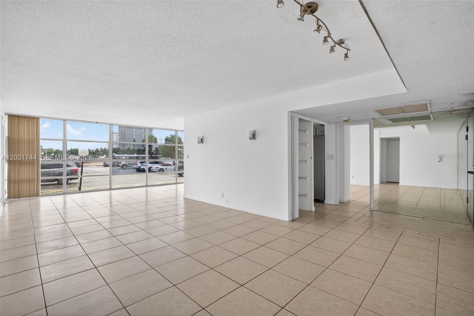 Condo 2BR 2BA - 2000 Atlantic Shores Blvd, Hallandale Beach, FL