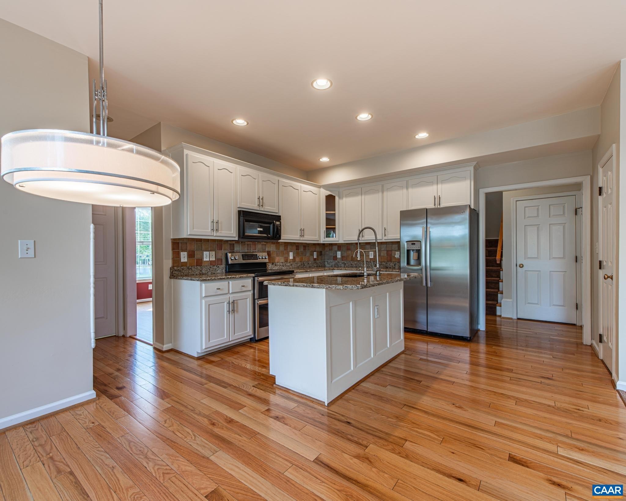 Single Family 4BR 3BA - 352 LEAPING FOX CT, CHARLOTTESVILLE, VA