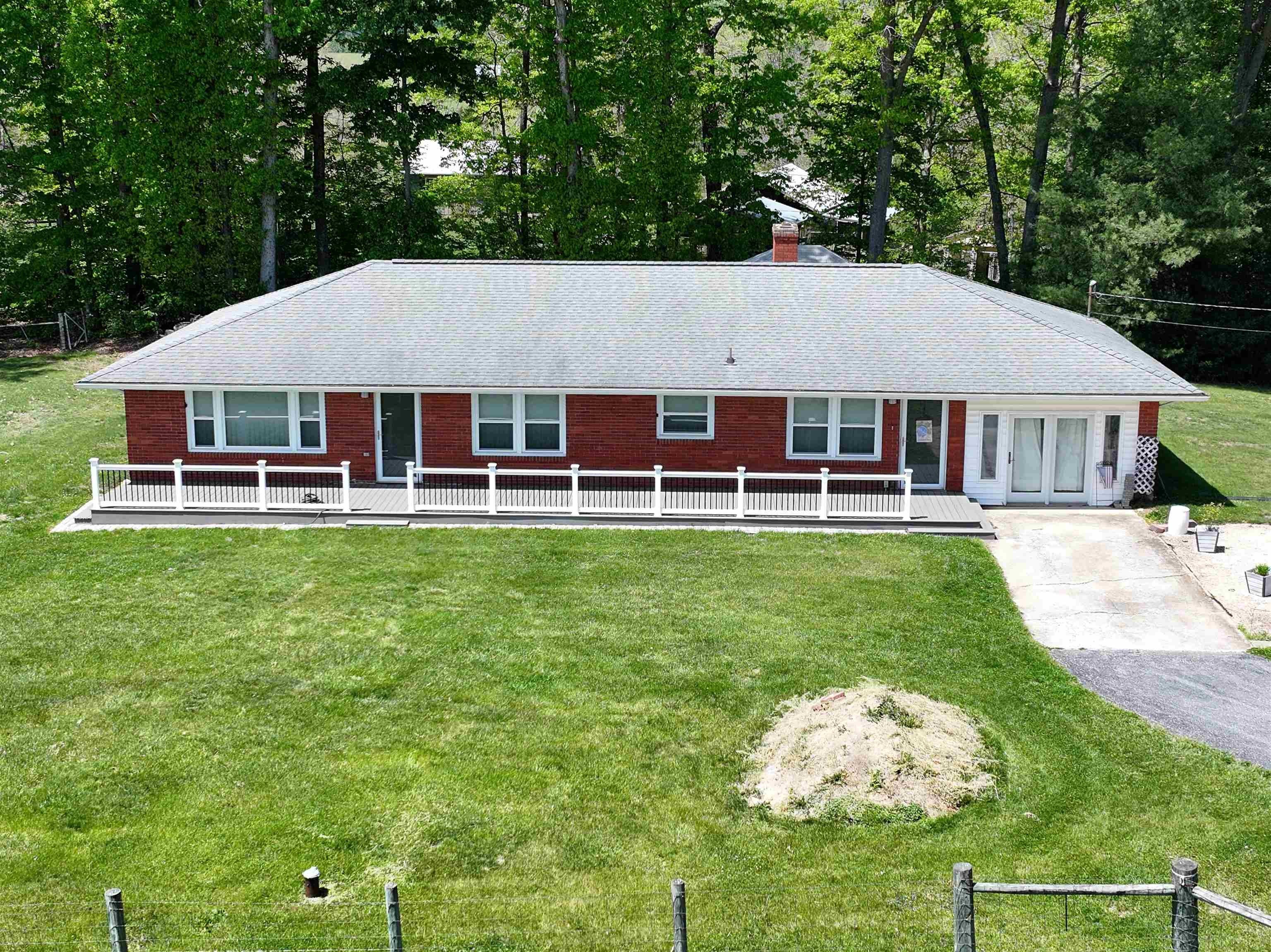 Single Family 3BR 1BA - 1335 RINACAS CORNER RD, SHENANDOAH, VA