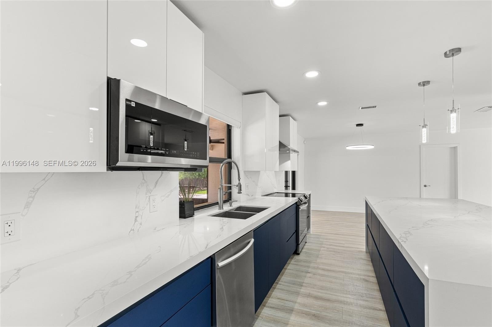 Single Family 3BR 2BA - 10625 SW 79th Pl, Miami, FL