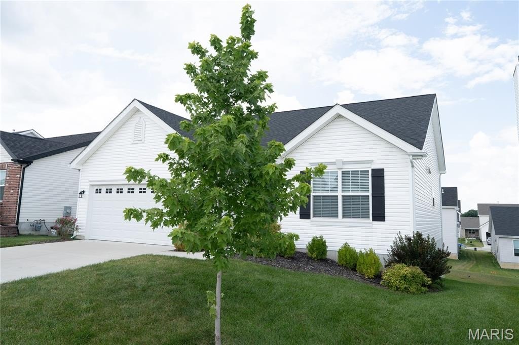 Single Family 3BR 2BA - 12244 Louiselle Park Drive, Maryland Heights, MO