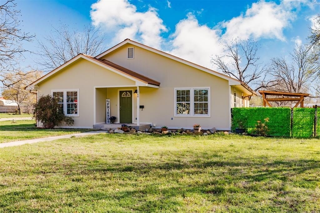 Single Family 3BR 2BA - 1900 10th Street, Brownwood, TX