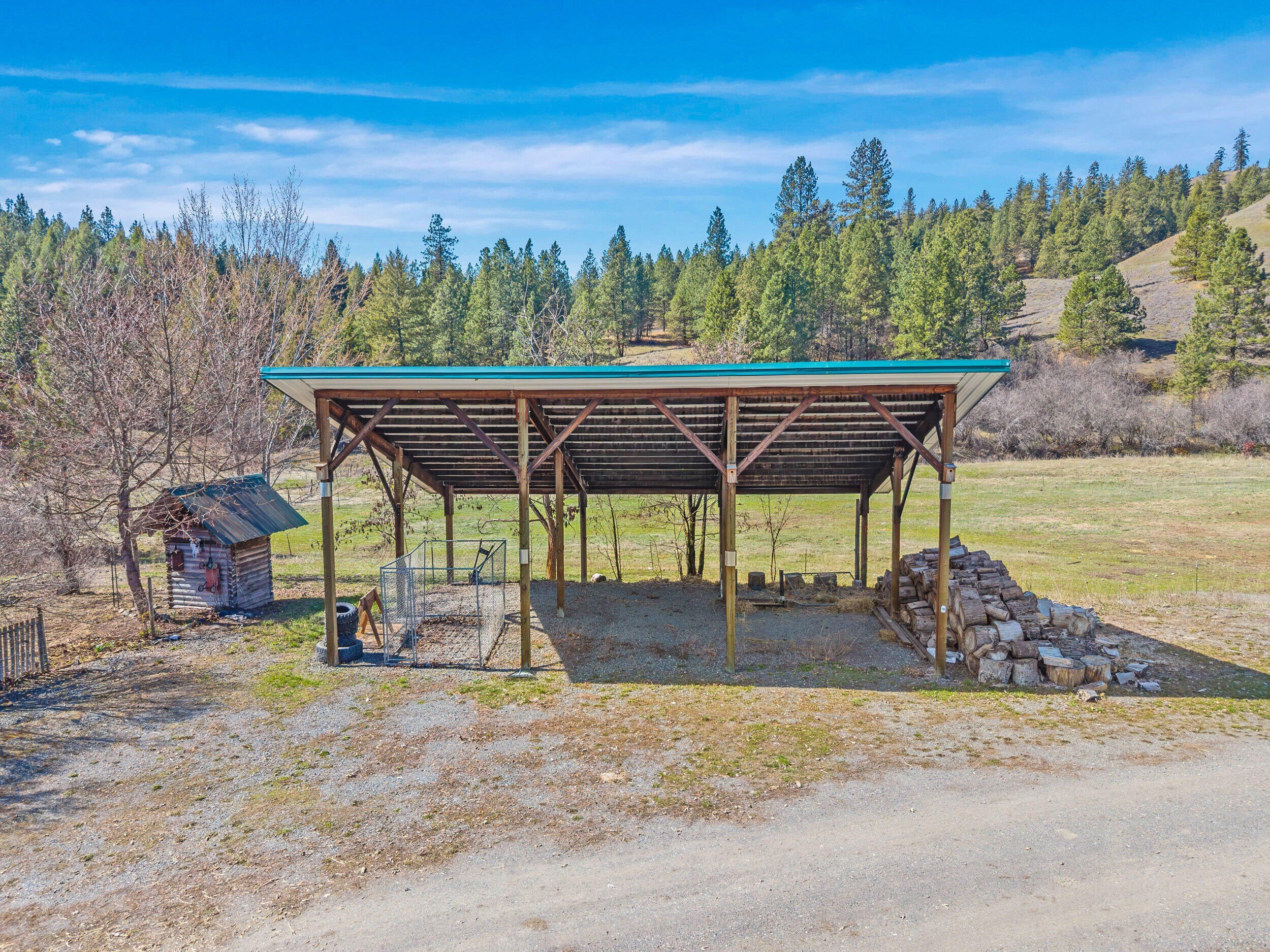 Single Family 4BR 1BA - 3019 PIERRE LAKE RD, KETTLE FALLS, WA