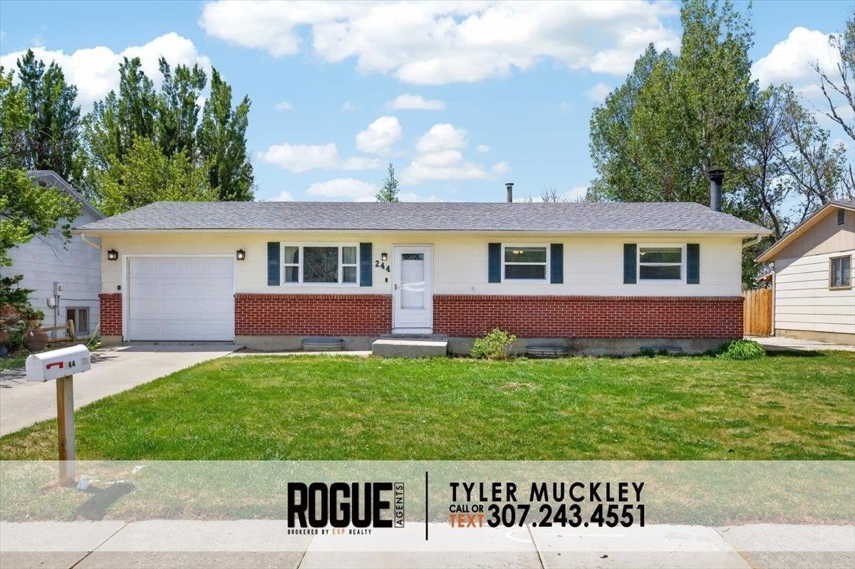 Single Family 5BR 2BA - 244 Indian Paintbrush, Casper, WY