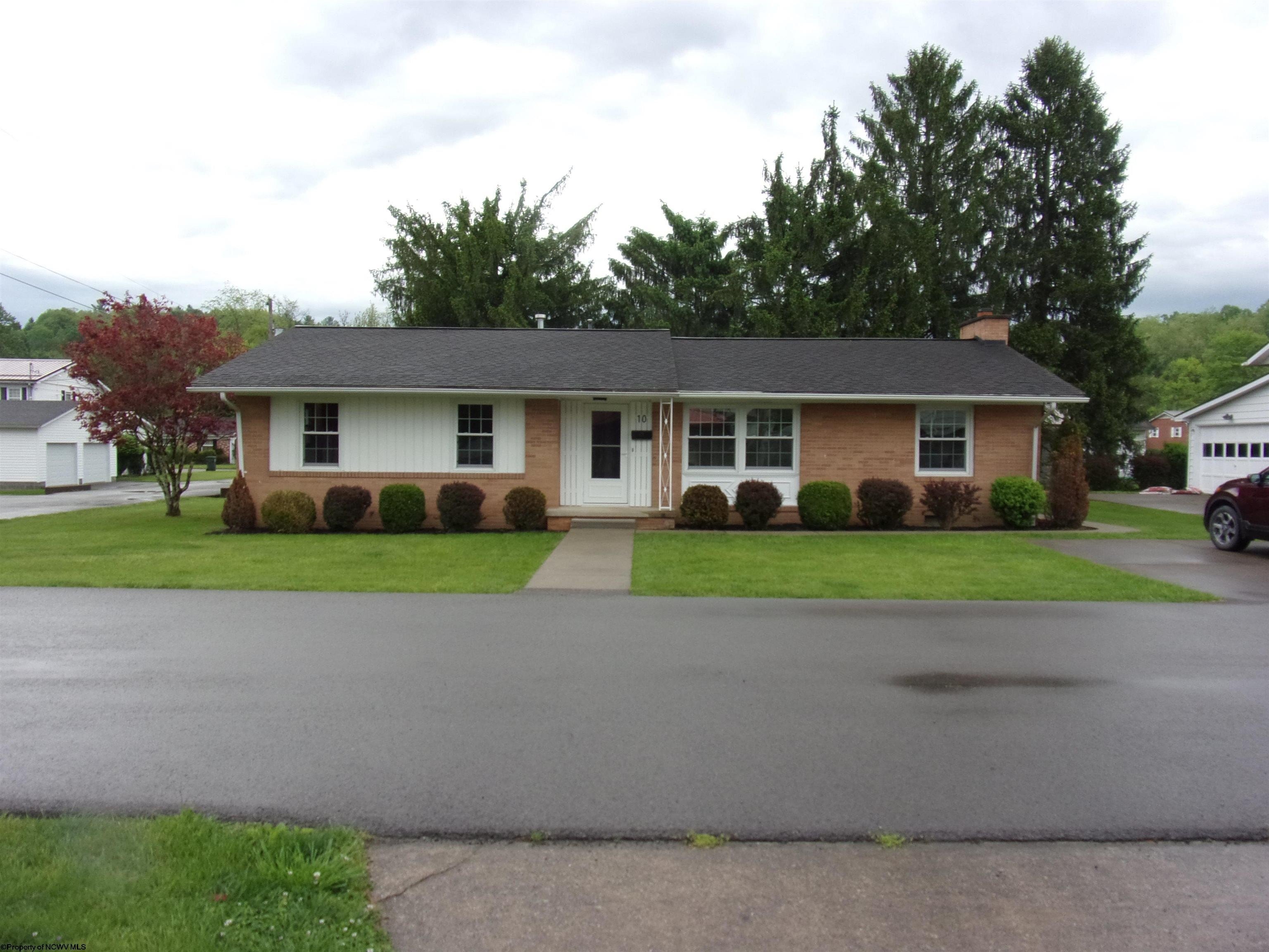 Single Family 3BR 2BA - 10 Myrna Street, Buckhannon, WV