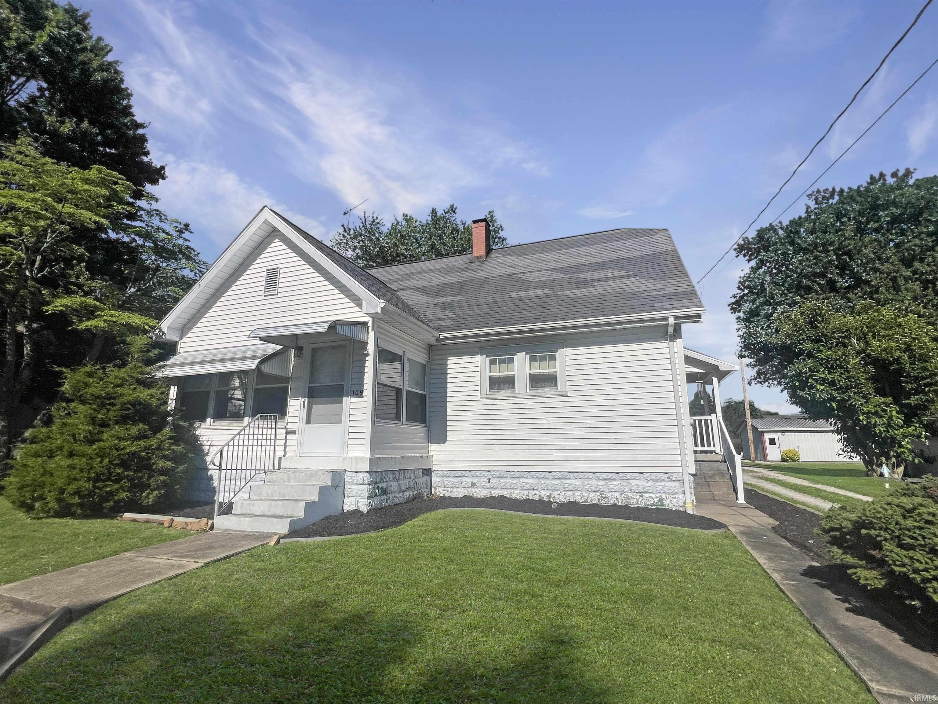 Single Family 3BR 2BA - 109 N Walnut Street, Huntingburg, IN