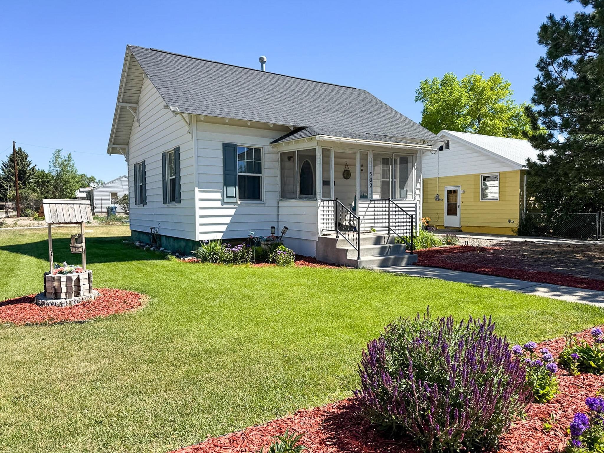 Single Family 1BR 1BA - 502 E Jackson, Riverton, WY