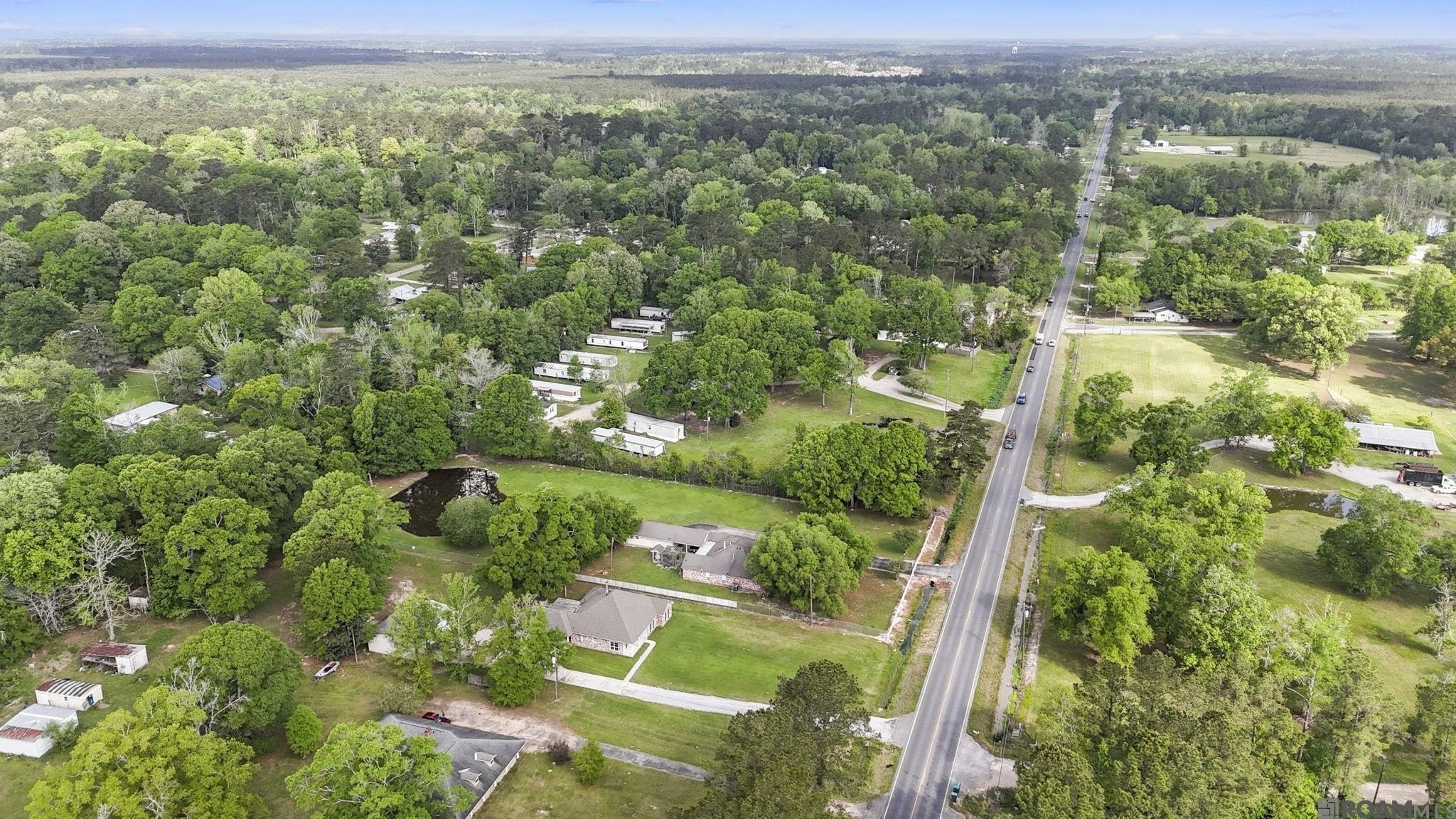 Single Family 3BR 3BA - 24371 Walker South Rd, Denham Springs, LA