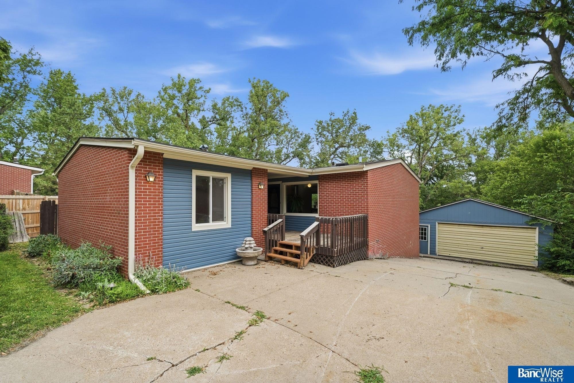 Single Family 4BR 2BA - 5410 Wilkins Circle, Lincoln, NE