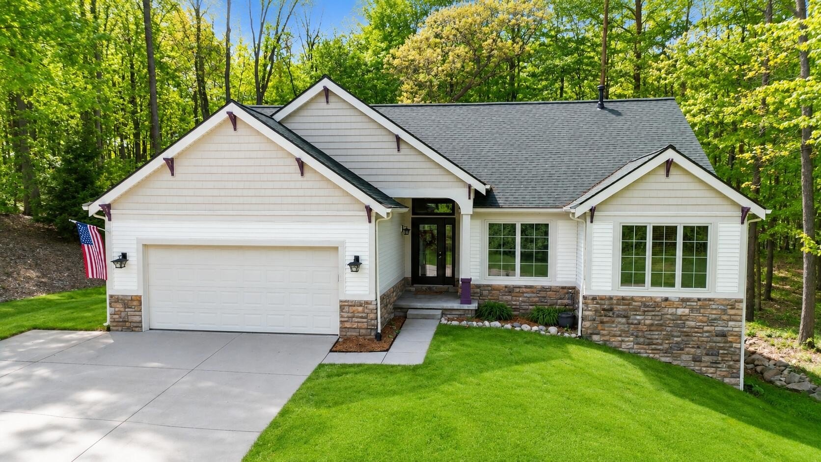 Single Family 3BR 3BA - 712 Glen Oak Drive, Manchester, MI