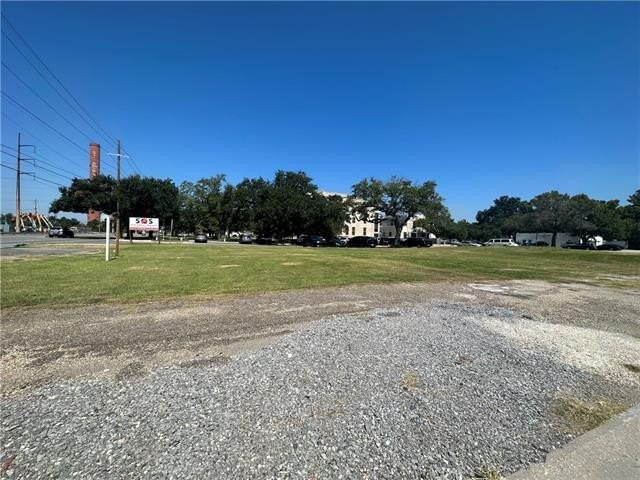 1001-1007 W SAINT BERNARD Hwy  