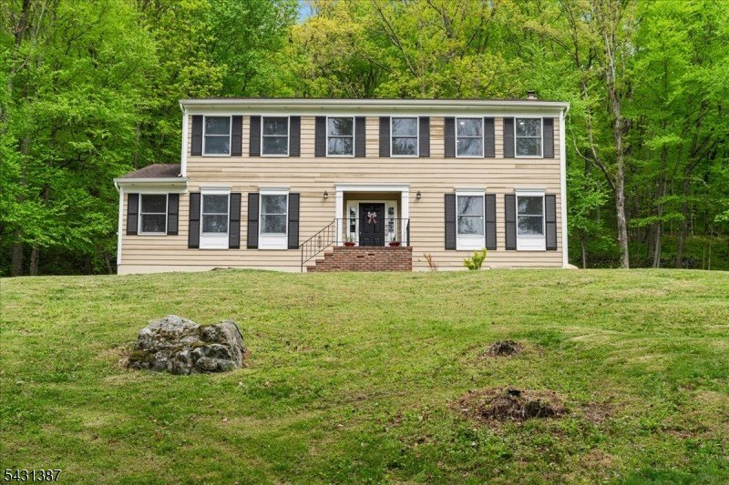 Single Family 4BR 3BA - 40 Tamarack Rd, White Twp., NJ
