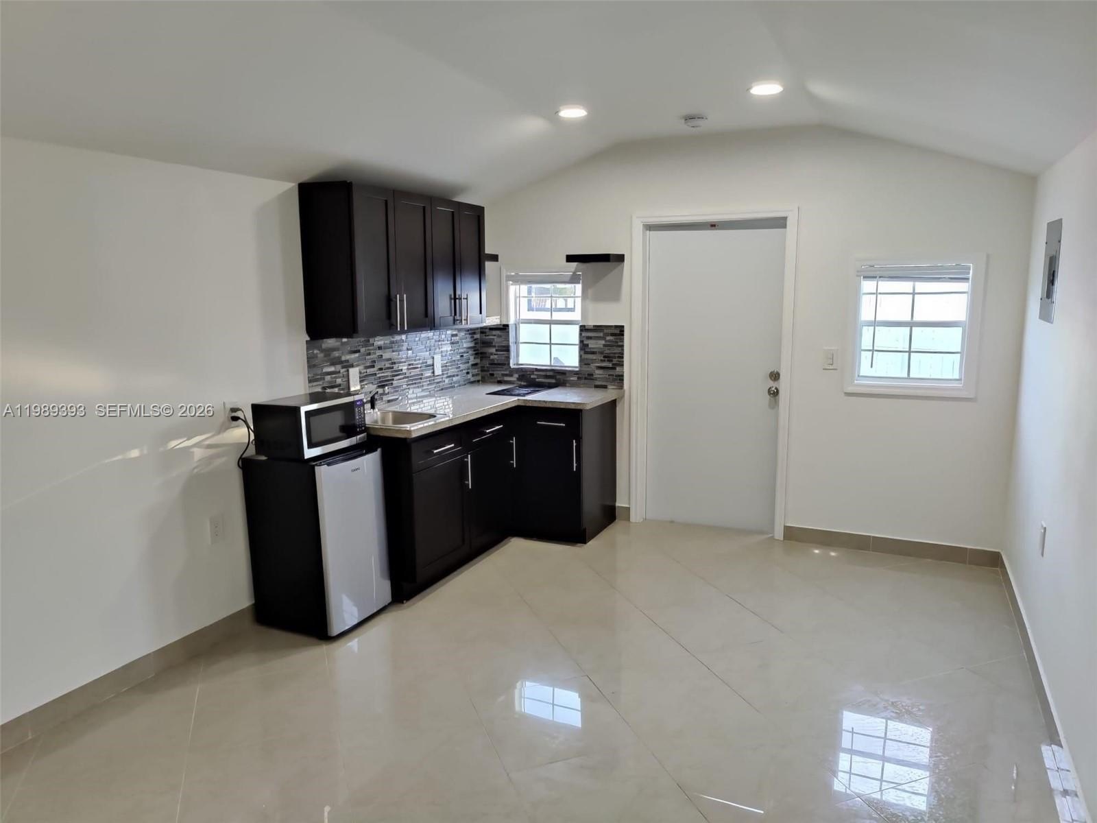 Duplex 4BR 2BA - 10601 SW 173rd St, Miami, FL