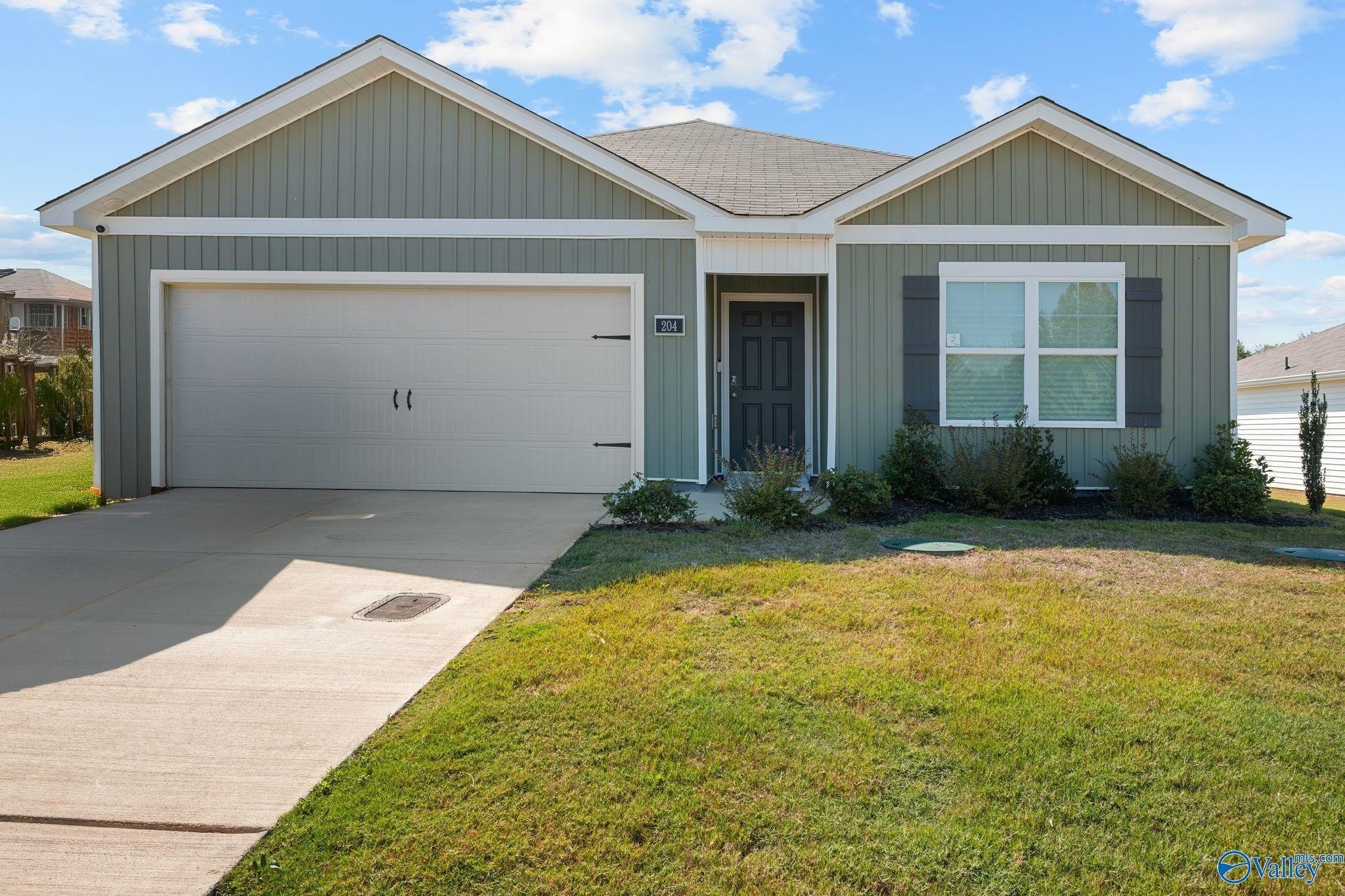Single Family 3BR 2BA - 204 Trestle Cove Circle, Harvest, AL