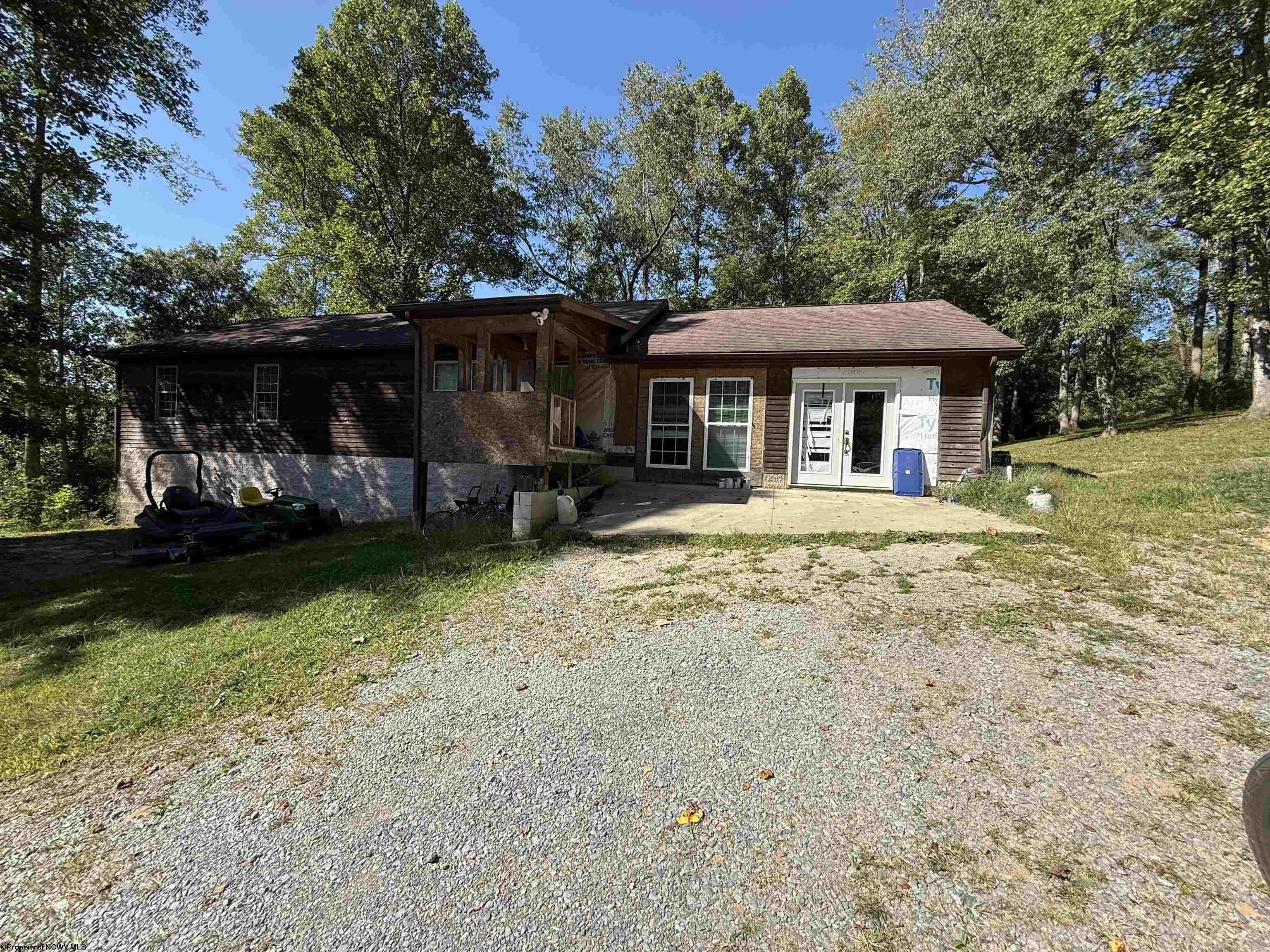 Single Family 3BR 2BA - 482 Doll Run, Mount Clare, WV