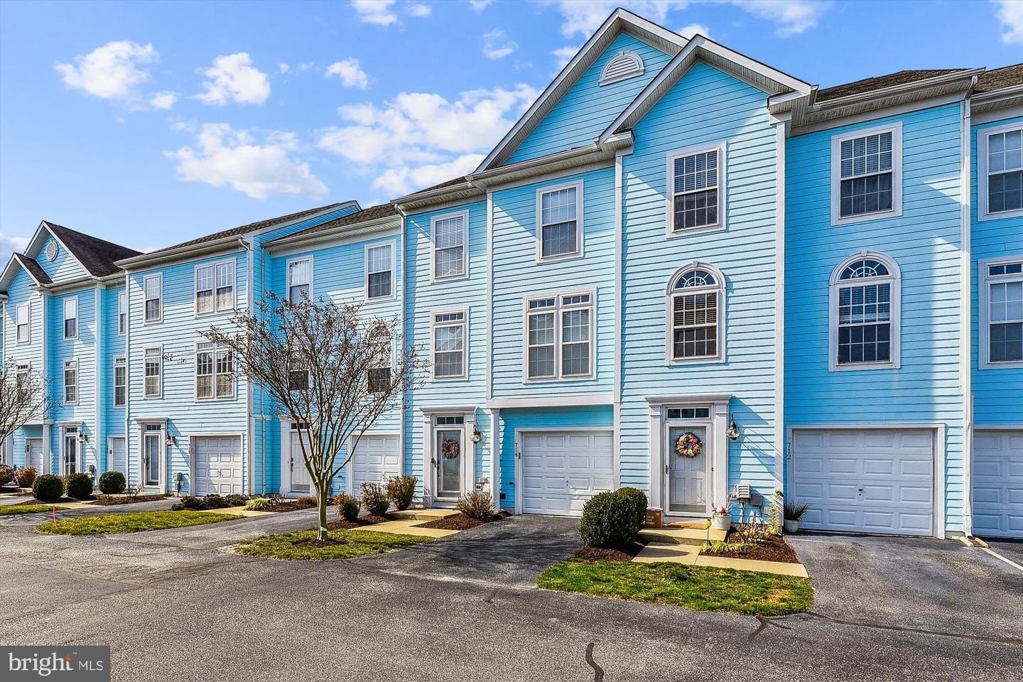 Single Family 4BR 4BA - 39688 SUNRISE CT #738, BETHANY BEACH, DE