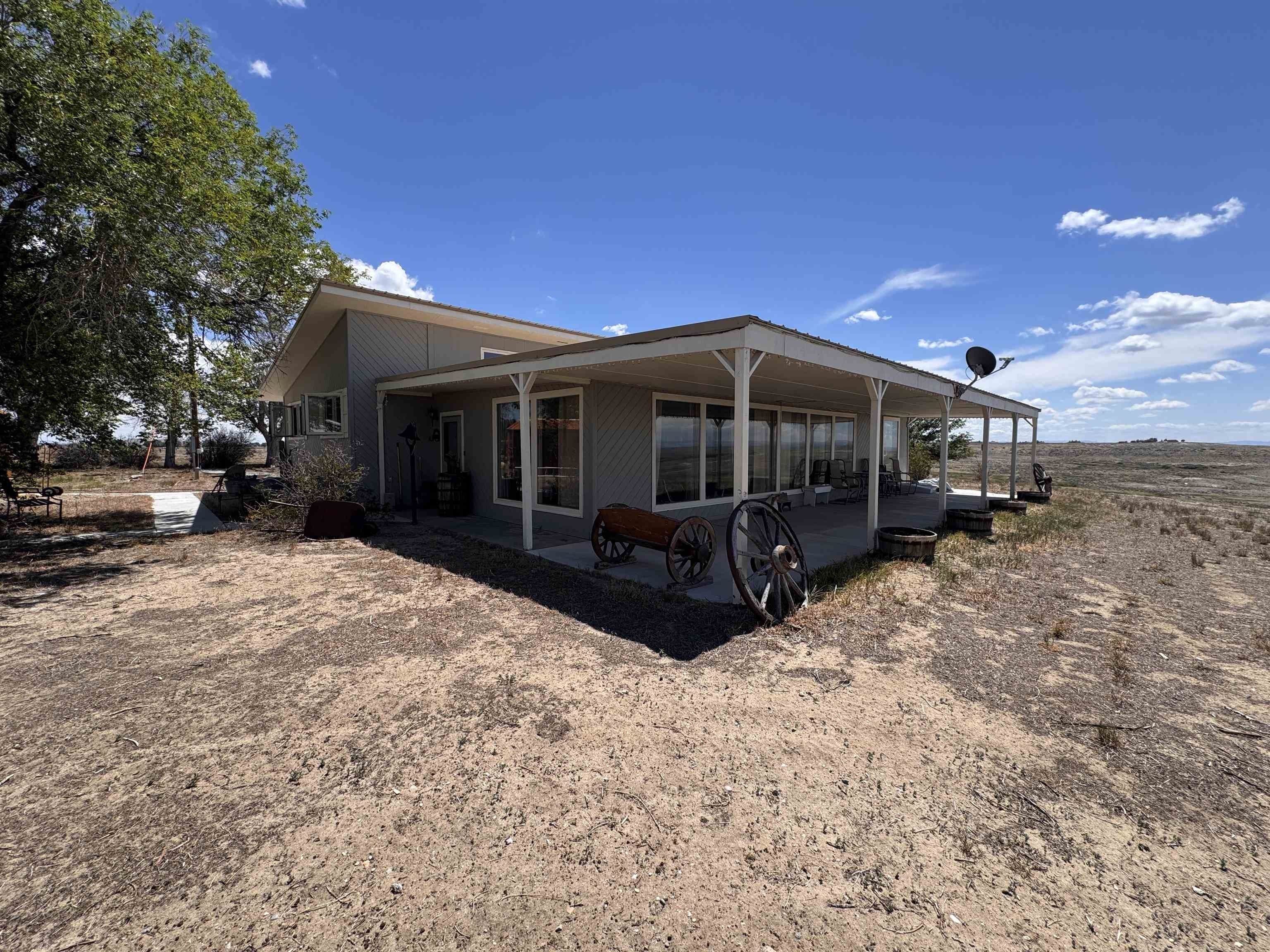 Single Family 3BR 2BA - 12373 Hwy 26, Riverton, WY
