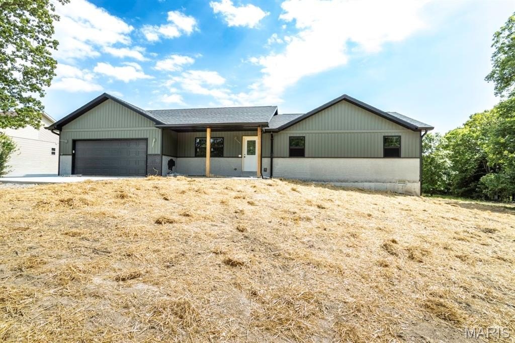 Single Family 4BR 2BA - 115 Sweet Valley Circle, Crocker, MO