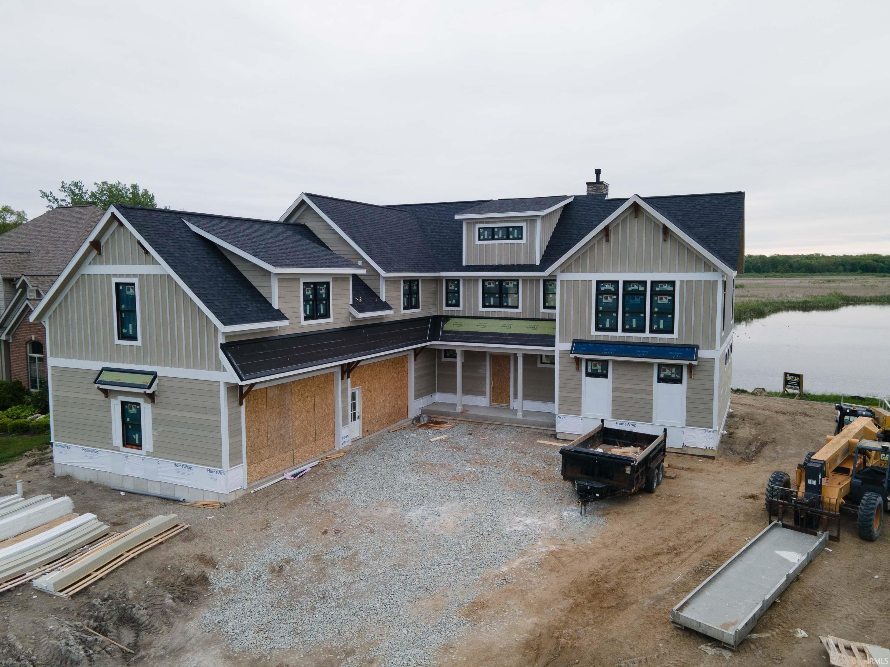Single Family 5BR 7BA - 8199 E Constitution Drive, Syracuse, IN