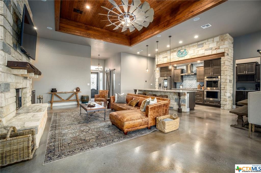 345 Laguna Rd  