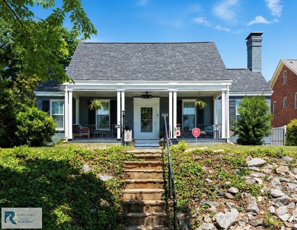 Single Family 3BR 2BA - 258 W MAIN ST, Danville, VA