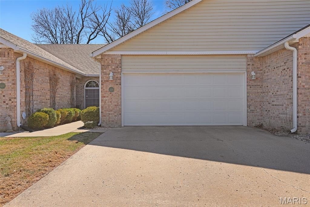 Single Family 2BR 2BA - 1206 University Drive, Edwardsville, IL