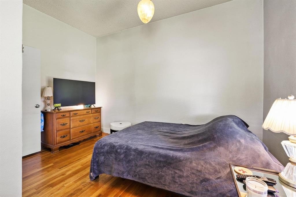 Single Family 2BR 1BA - 1322 W Chestnut Street, Denison, TX