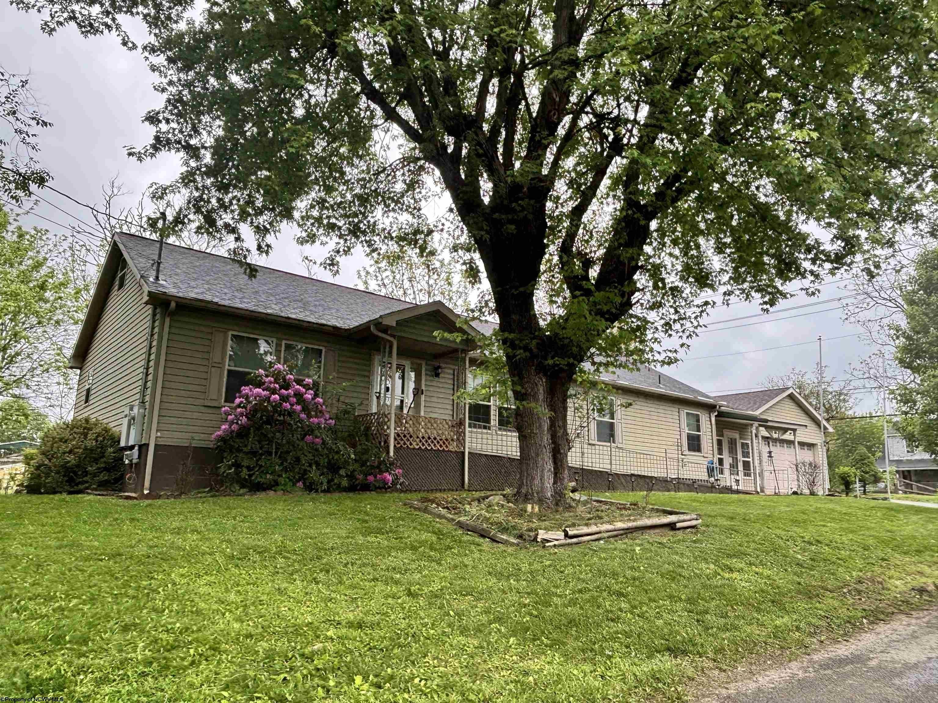 Single Family 3BR 2BA - 100 Washington Avenue, Elkins, WV