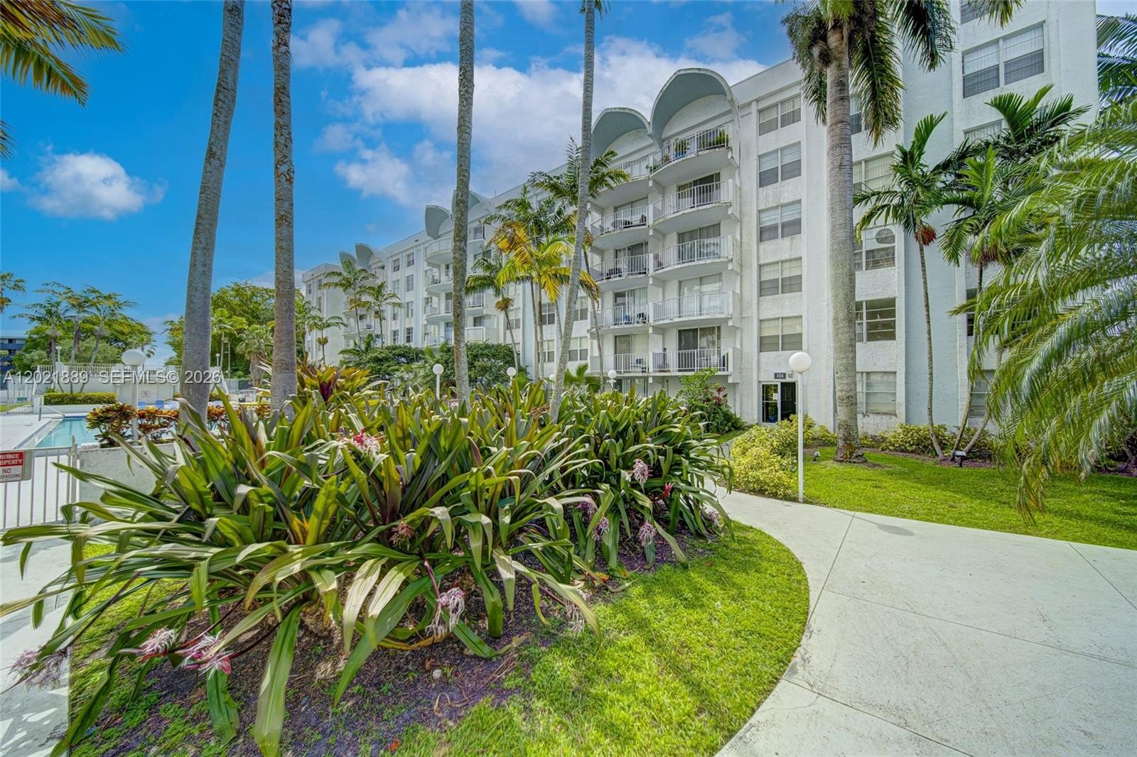 Condo 2BR 2BA - 494 NW 165th St Rd, Miami, FL