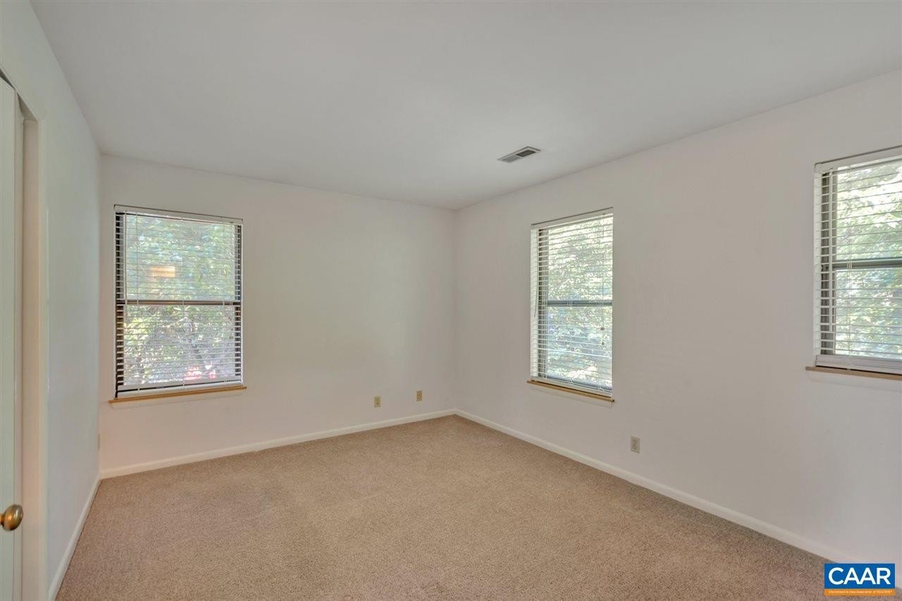 Single Family 2BR 2BA - 718 EXTON CT, CHARLOTTESVILLE, VA