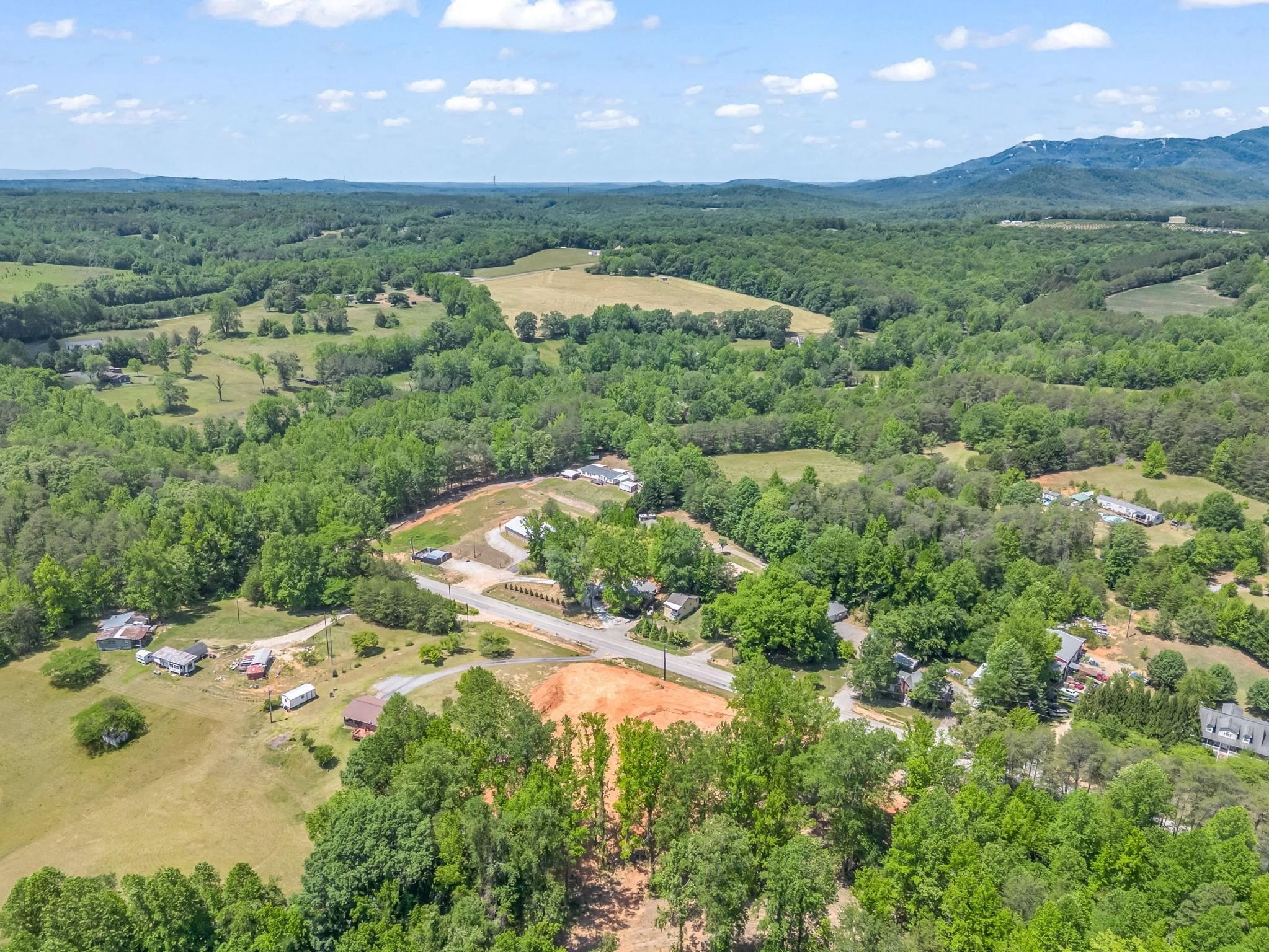 Single Family 3BR 2BA - 5923 N Highway 14, Landrum, SC