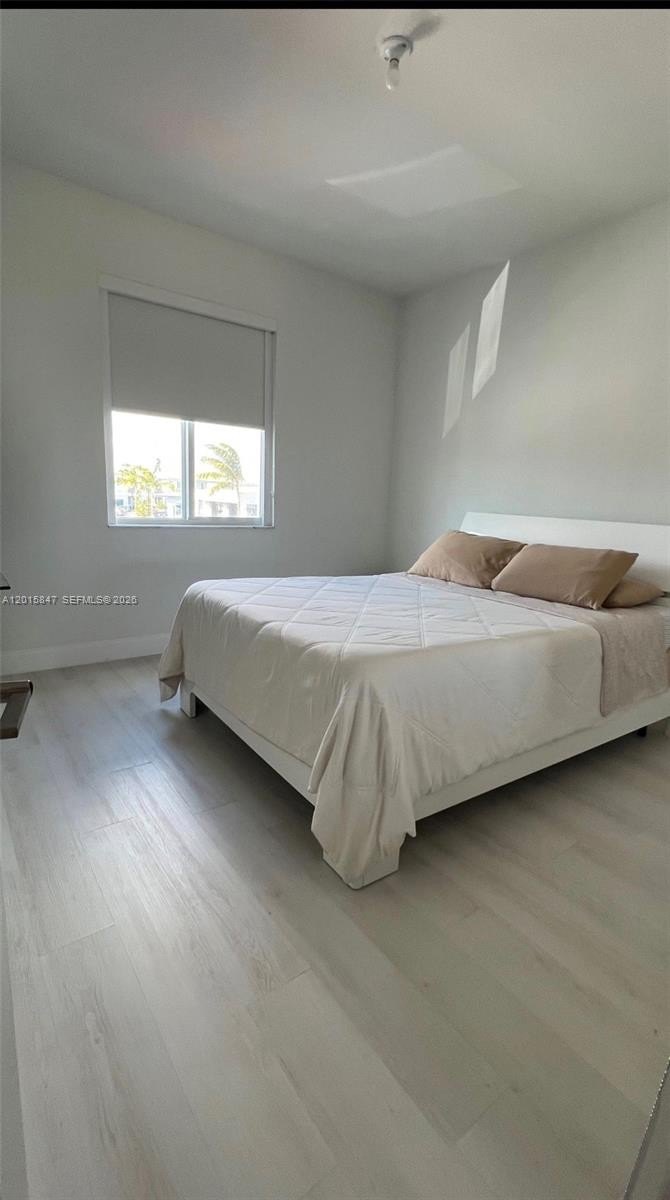 Single Family 3BR 4BA - 686 SE 13th Ct, Homestead, FL