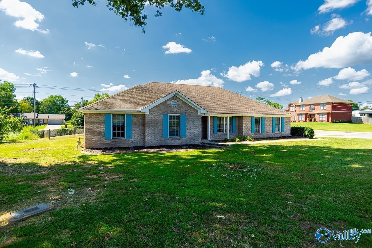 Single Family 3BR 2BA - 100 Clubhouse Lane, Madison, AL