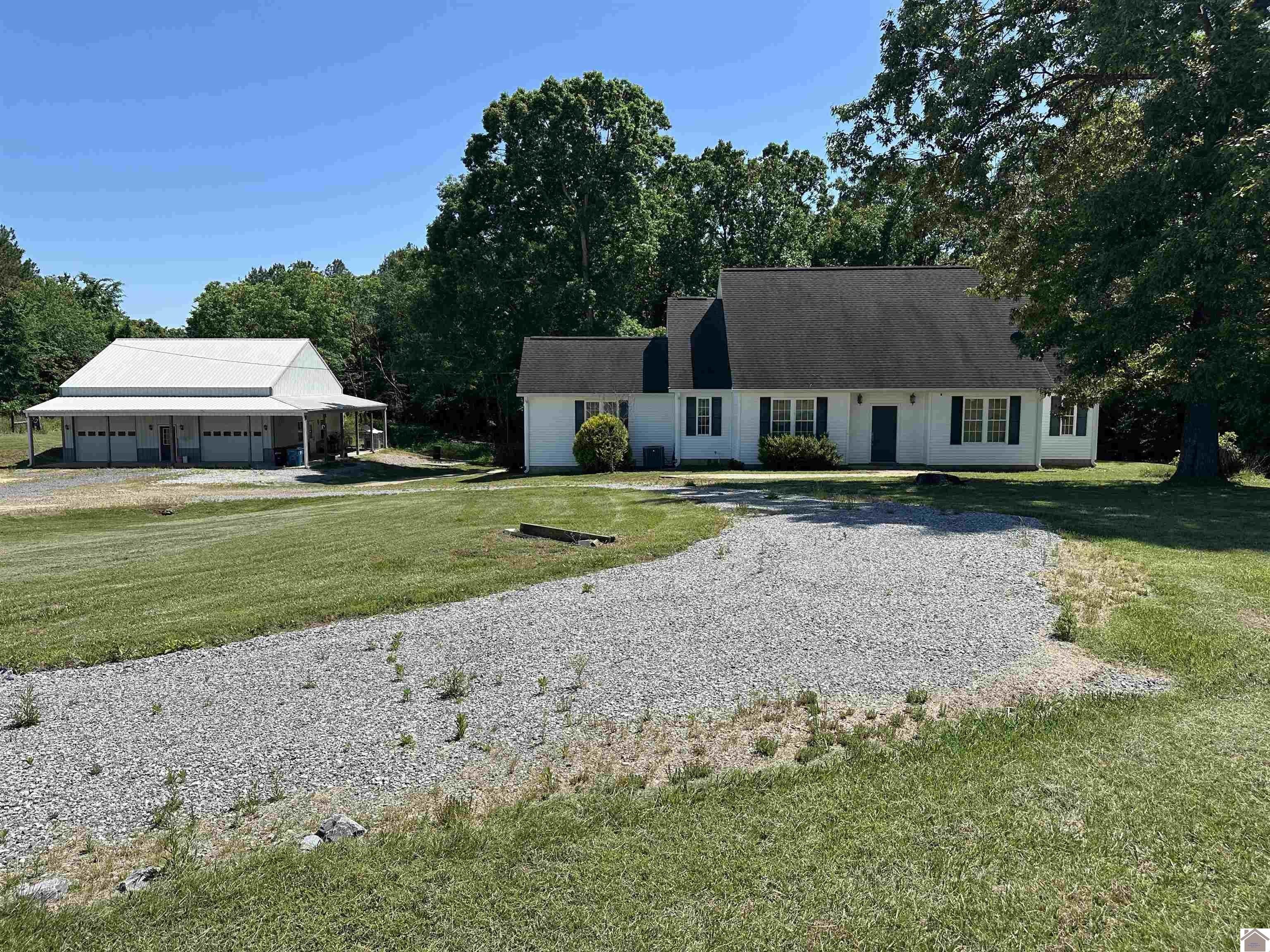 Single Family 3BR 2BA - 2801 Golo Rd, Mayfield, KY