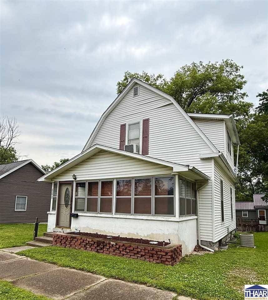 Single Family 3BR 1BA - 404 W Sylvandell St, SULLIVAN, IN